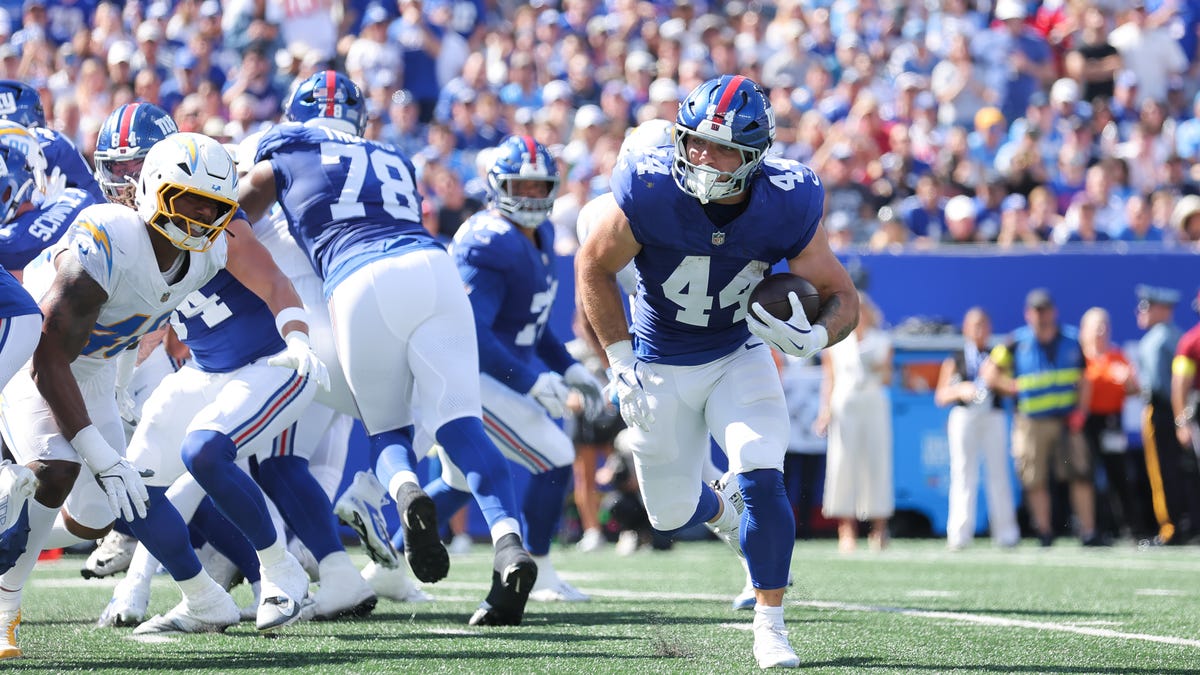 Giants great Jeremy Shockey praises Cam Skattebo's old-school style