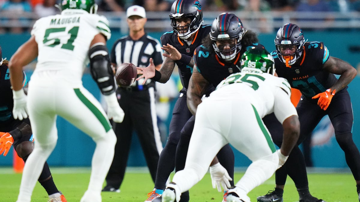 Dolphins open as road favorite vs. Jets