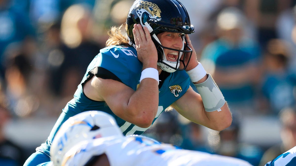 Can Jacksonville Jaguars Trevor Lawrence continue hot streak vs Colts?