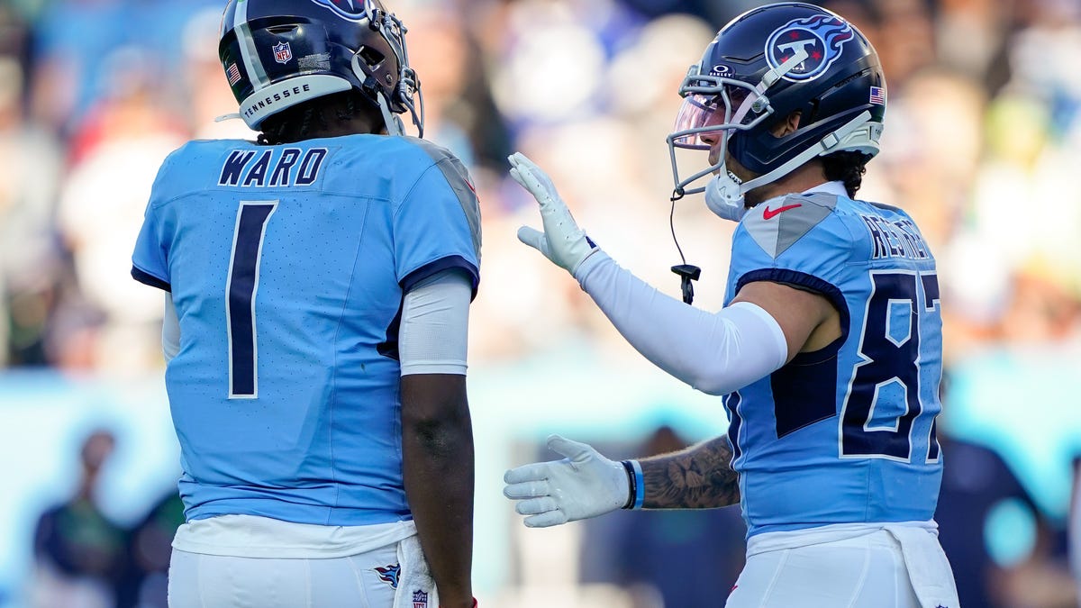 Latest on Lloyd Cushenberry, Xavier Restrepo