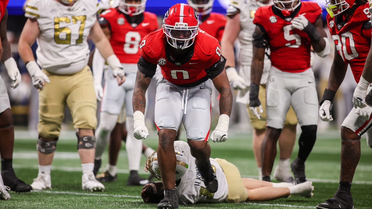 College football Top 25 poll rankings projection after Week 14 upsets