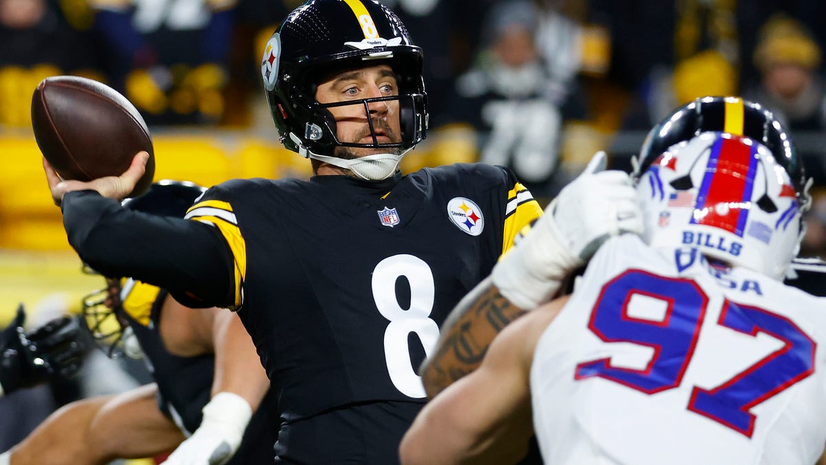 Bills jumped on Josh Allen's back. Aaron Rodgers was just left on his