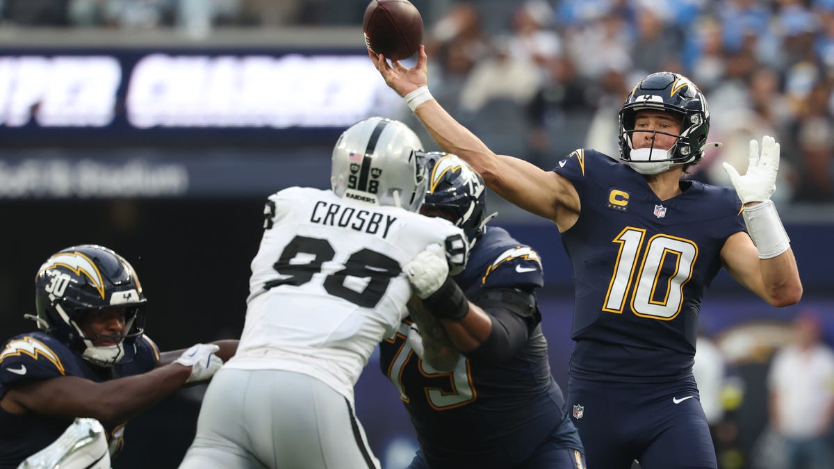 Chargers score key win ahead of schedule's brutal final stretch