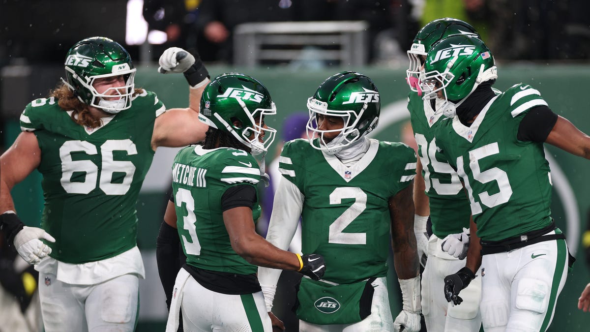 Miami Dolphins vs New York Jets picks, predictions for NFL Week 14