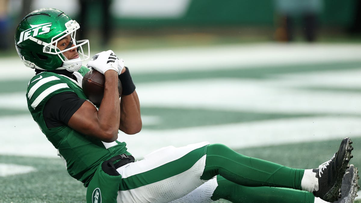 Jets' AD Mitchell jokes about Tyrod Taylor after career day vs Falcons