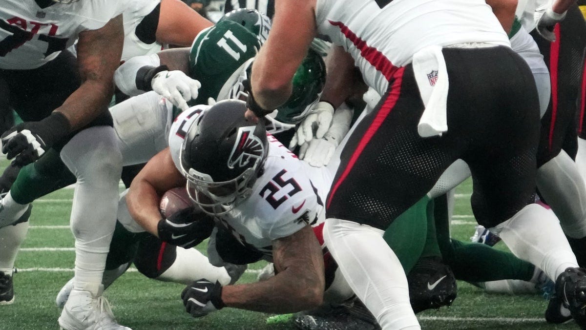 Tyler Allgeier player props odds, tips and betting trends for Week 14