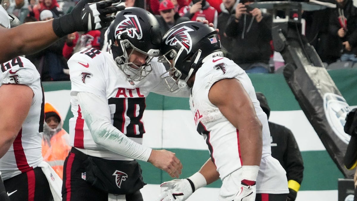 Kirk Cousins player props odds, tips and betting trends for Week 14