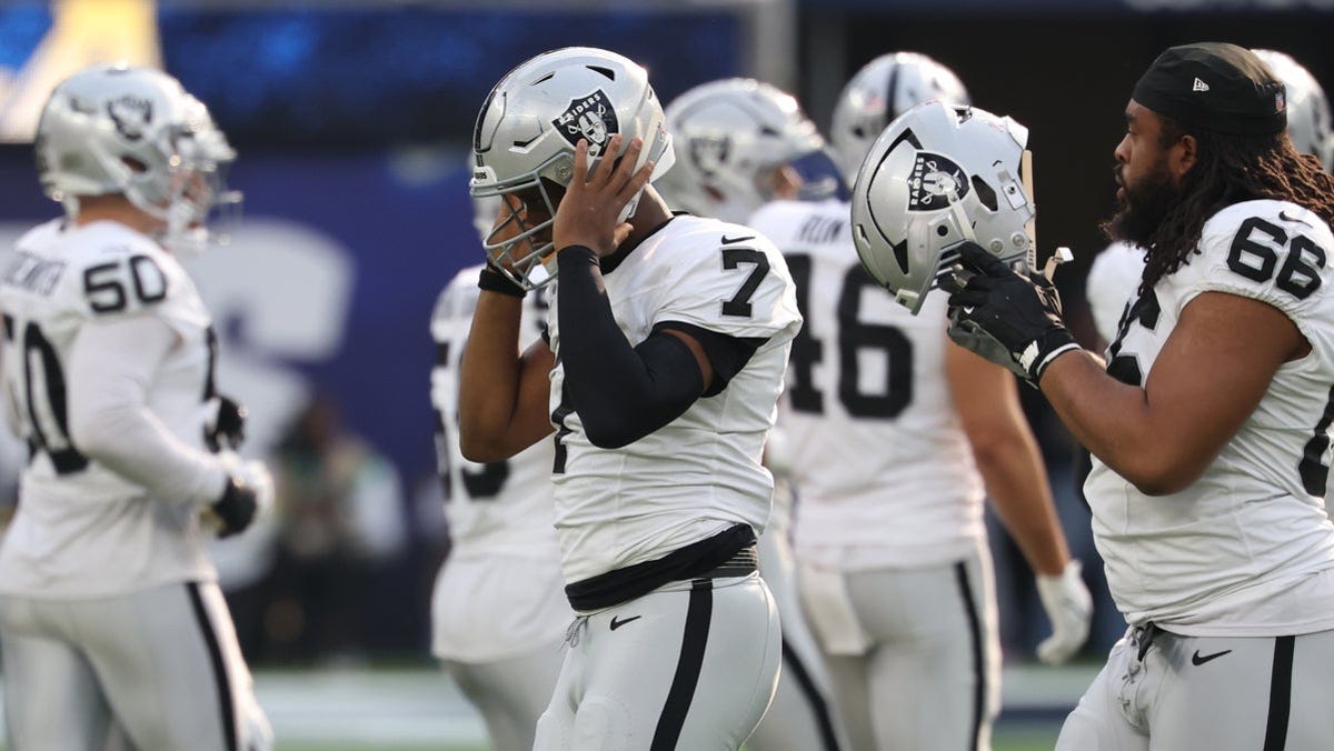 Geno Smith player props odds, tips and betting trends for Week 14