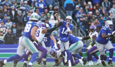 Seahawks offense hindered by blitz-happy Vikings in Week 13