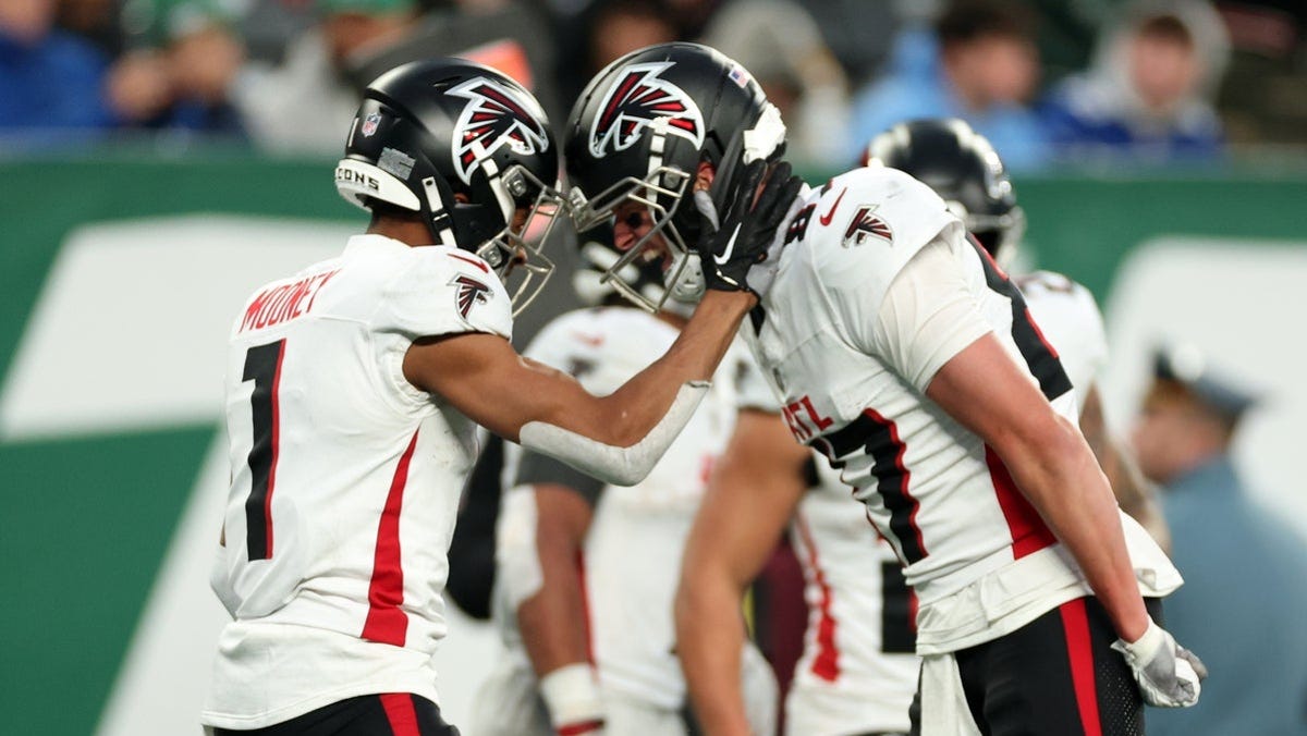 Get tickets to see David Sills vs. the Seahawks