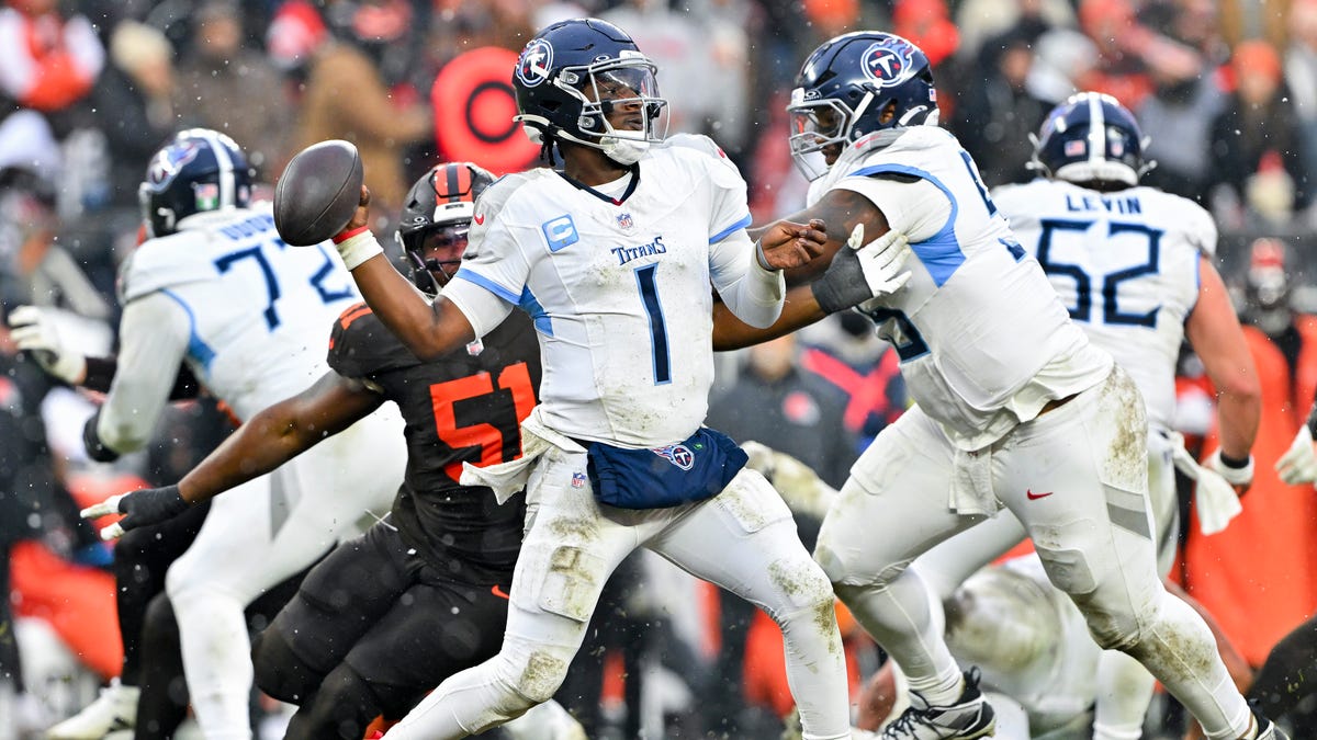 Cam Ward acted sour after Titans beat Browns, and he's still not happy