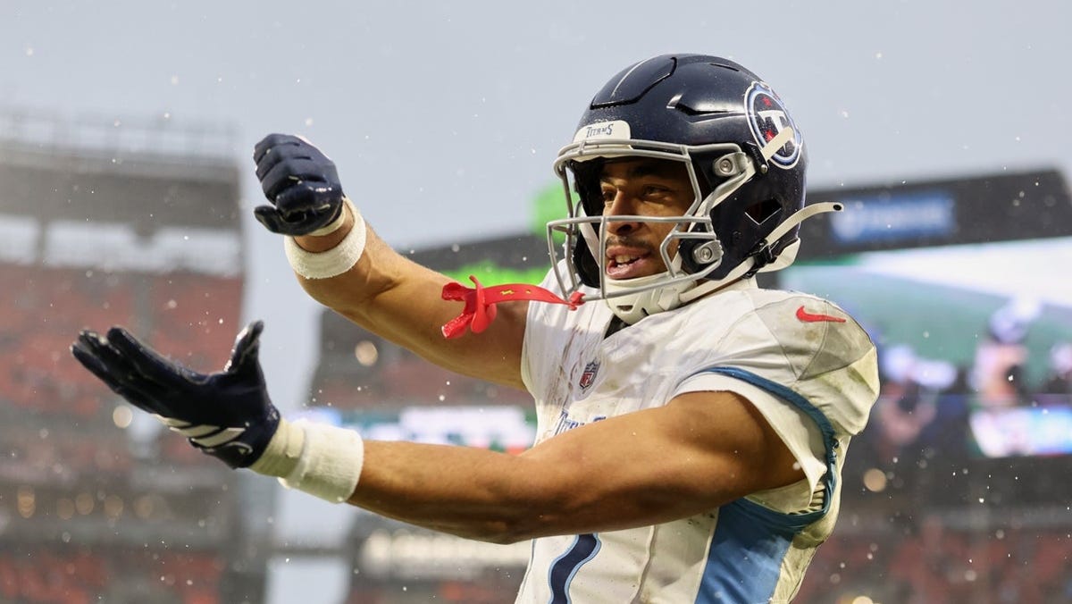 Get tickets to see Chimere Dike vs. the 49ers