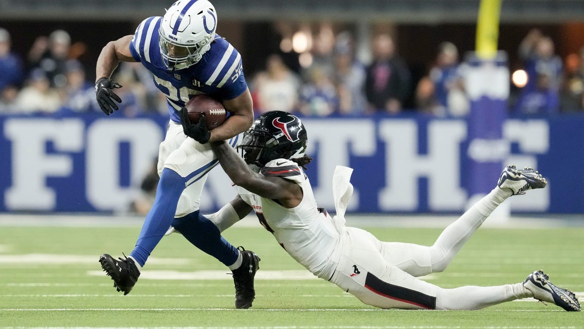 Dolphins need 2 AFC contenders to collapse