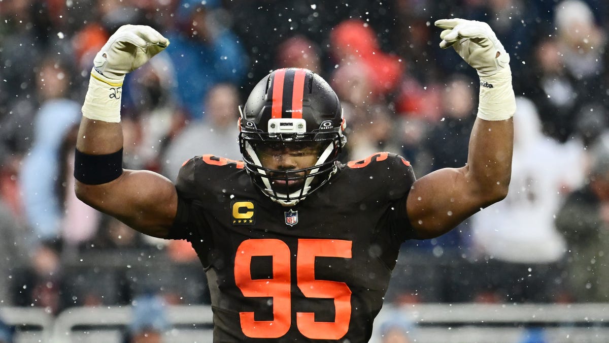 Myles Garrett's sack record chase has NFL legend heaping praise