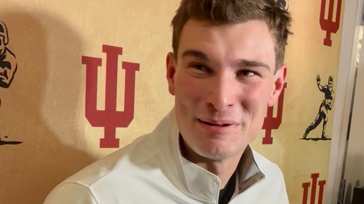 Fernando Mendoza's Big Apple love, Heisman dream playing on Broadway