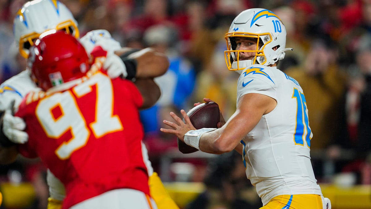 Chargers' offensive keys to victory against the Chiefs