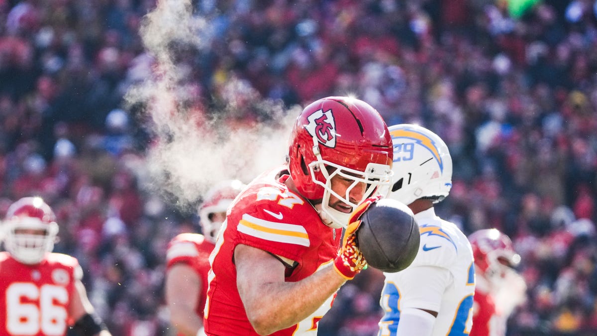 Where to watch Kansas City Chiefs vs Tennessee today NFL Week 16