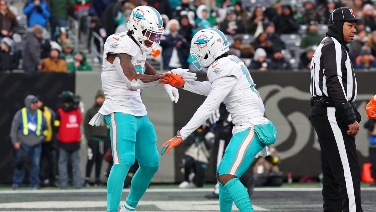 Ollie Gordon player props odds, tips and betting trends for Week 16