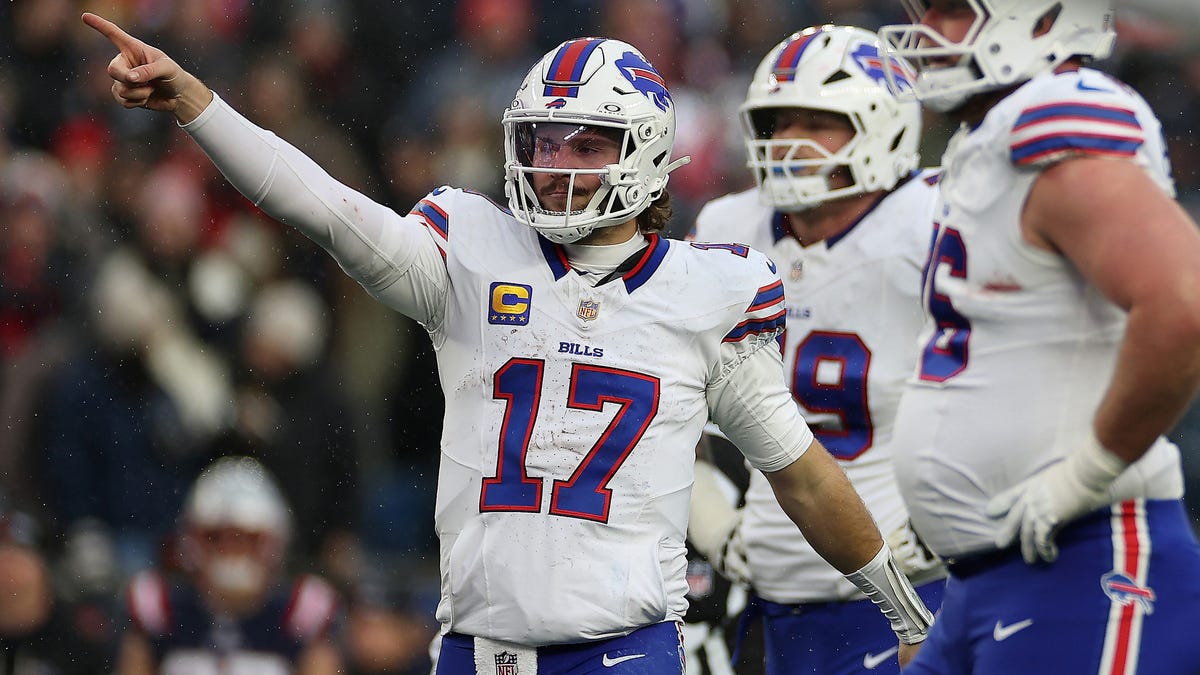 Josh Allen keeps AFC East, MVP hopes alive with win