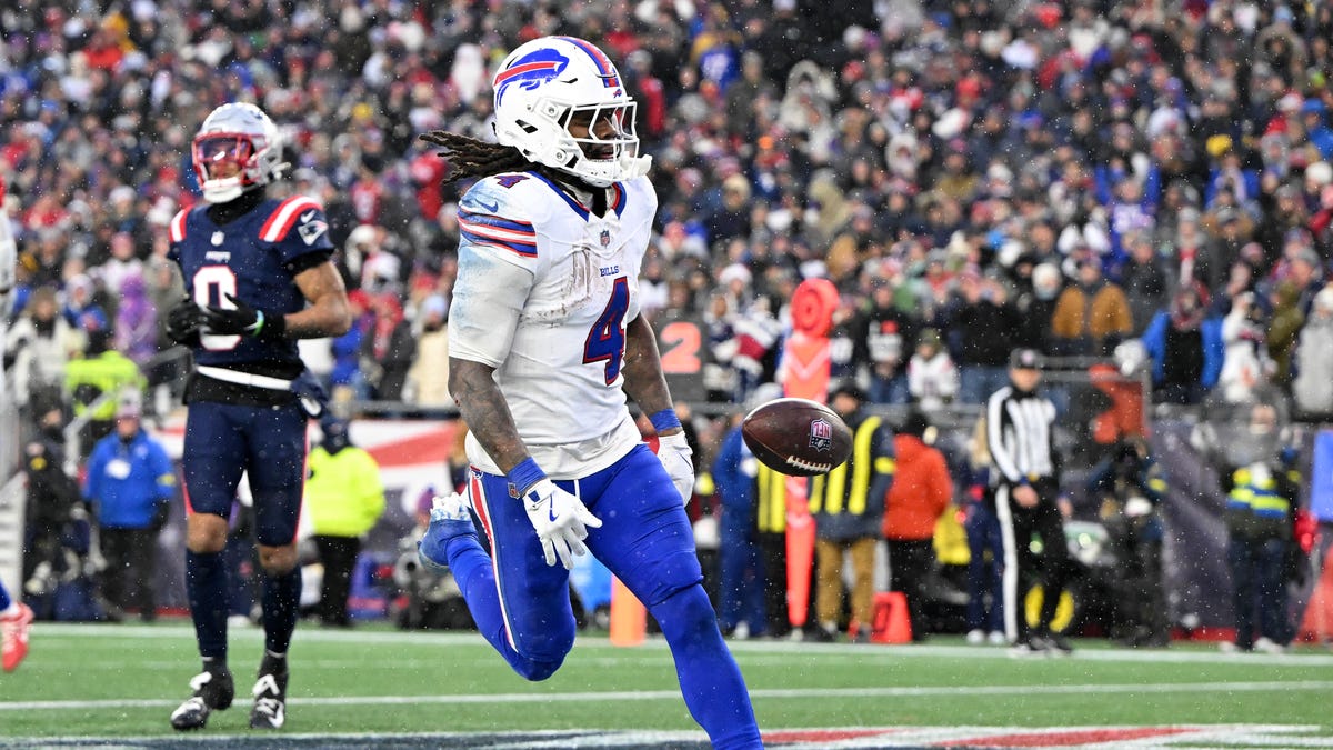 Bills top Patriots, 35-31, in Week 15