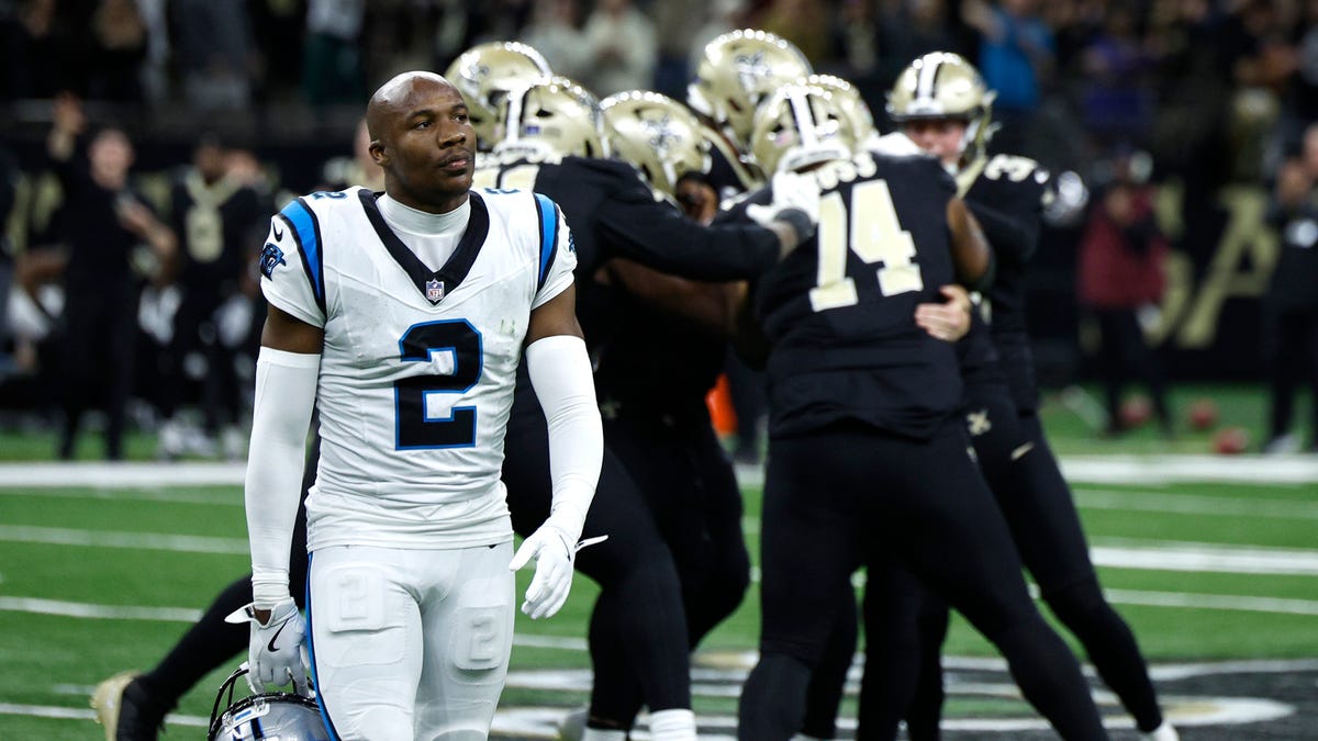What is the Panthers' updated playoff probability after Week 15 loss?