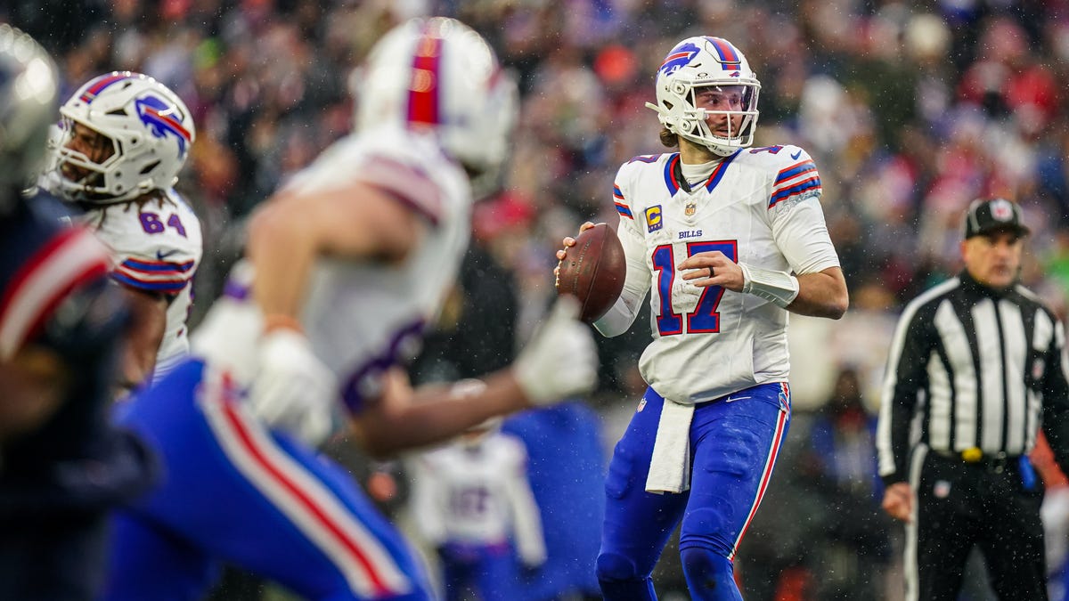 5 highest-graded Bills players on offense in Week 15 vs. Patriots