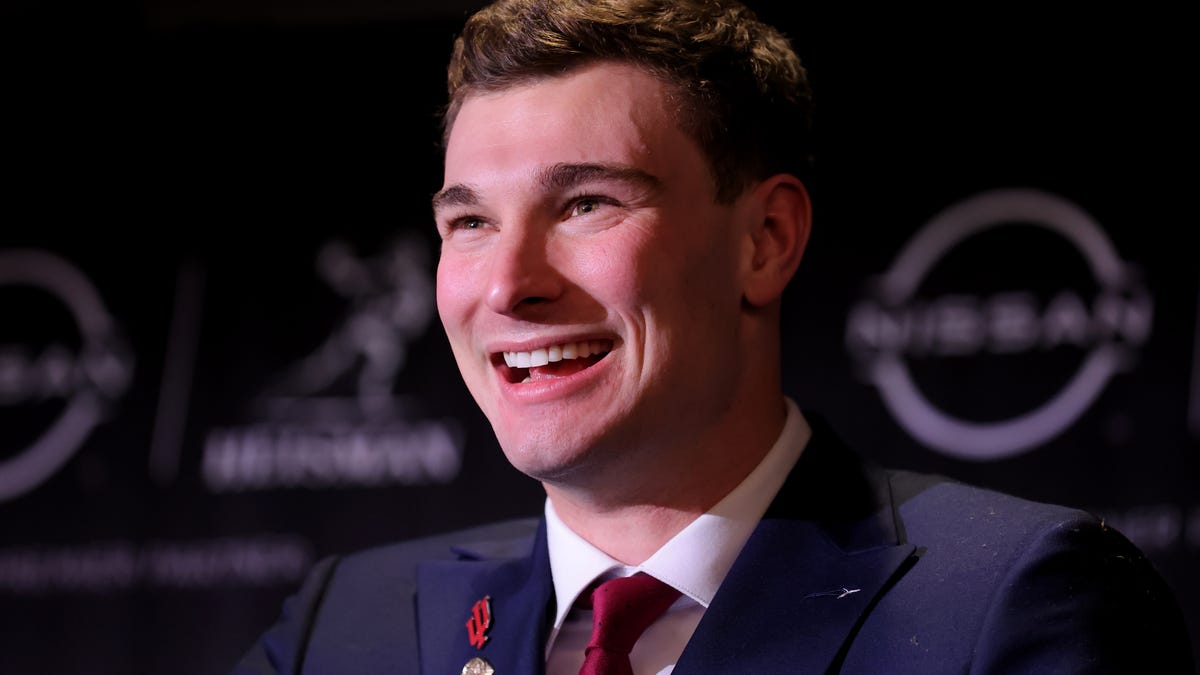 Gifting Jets, Raiders QBs of the future