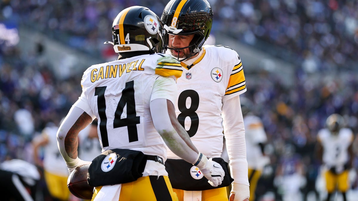 Steelers' Kenneth Gainwell credits Aaron Rodgers for breakout season