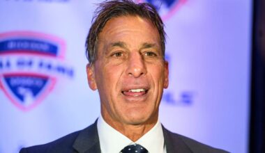 Chelios, proud Chicagoan and Detroiter, sounds off on 'Indiana Bears,' Yzerman