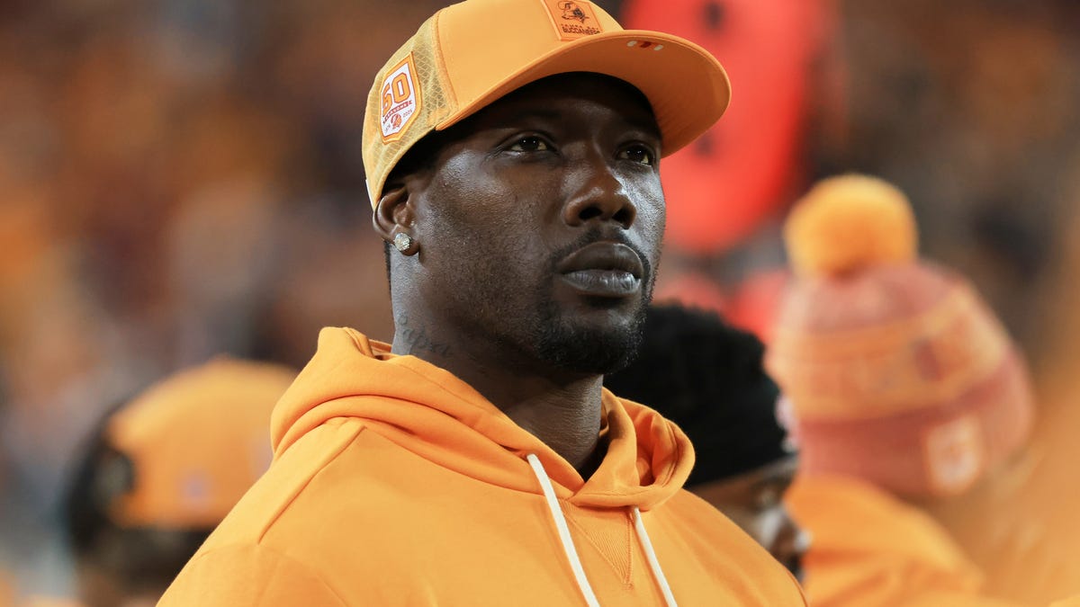 Former All-Pro to make his NFL return vs. Panthers in Week 16