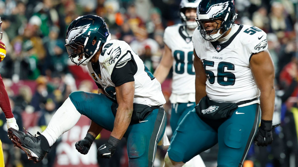 Saquon Barkley rolls, Cowboys eliminated as Eagles top Commanders