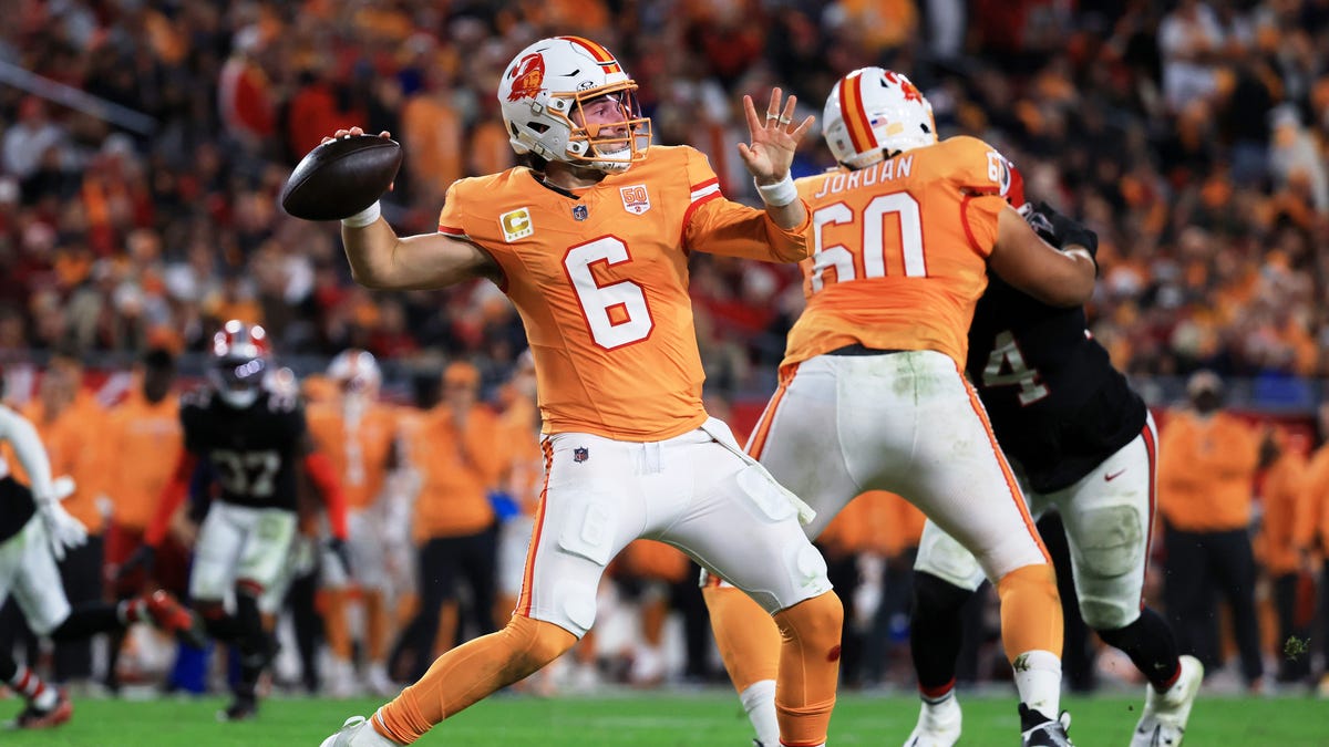 Buccaneers at Panthers odds, picks and predictions