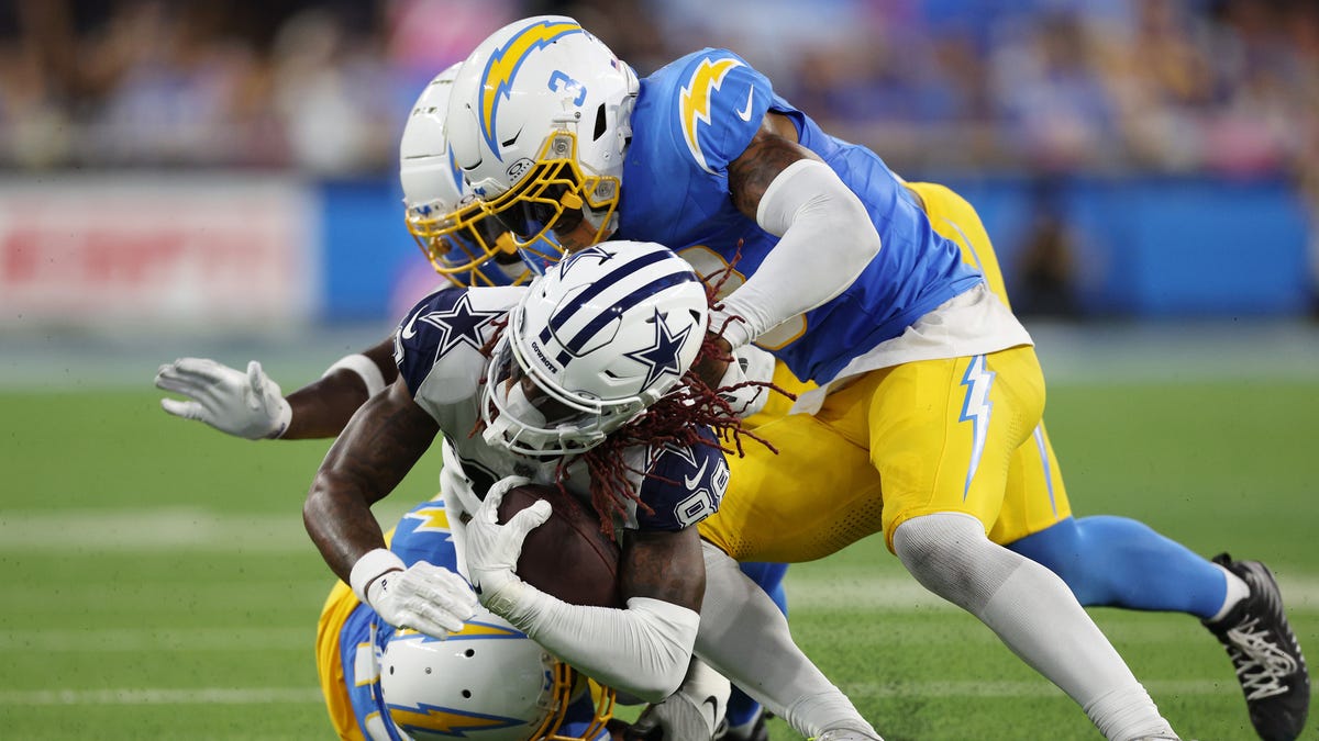 Chargers' defensive keys to victory against the Cowboys
