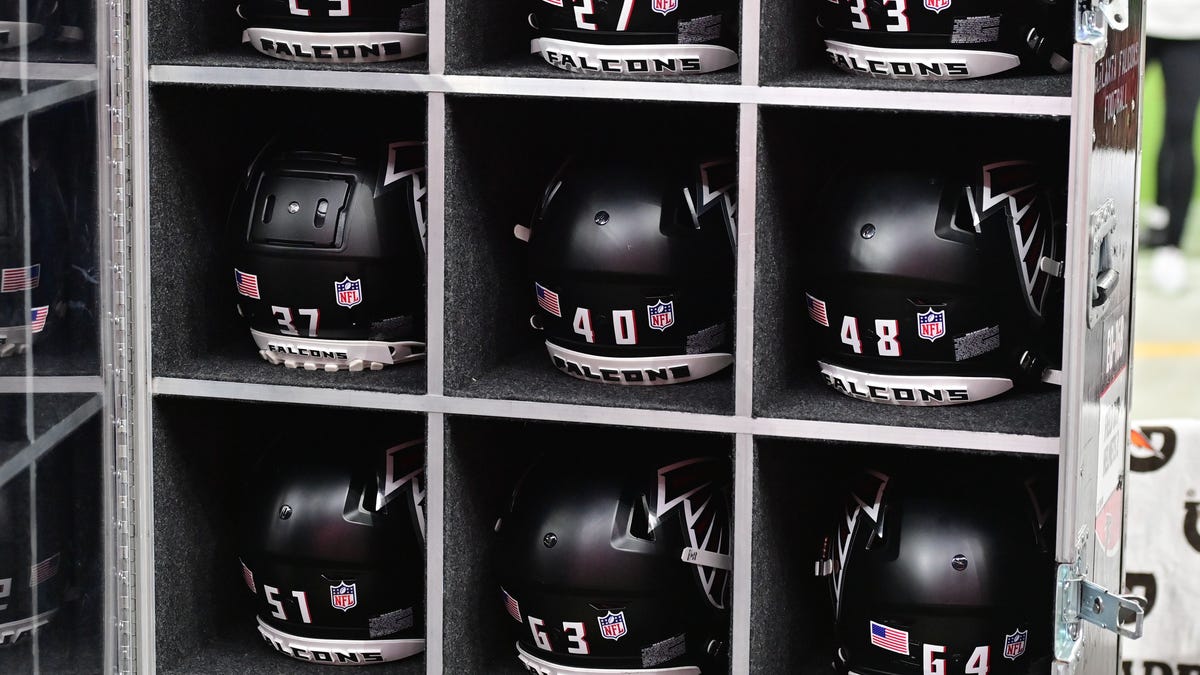 Uniforms for Week 17 game