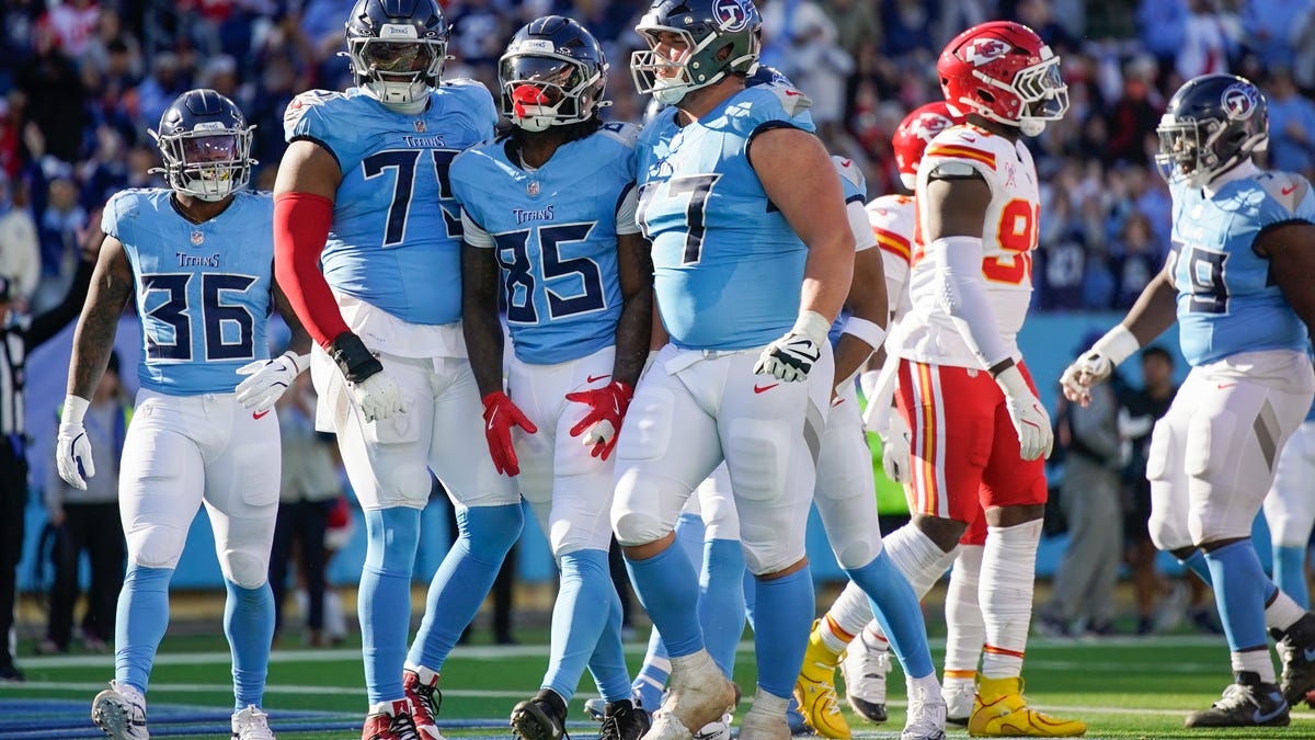 Tennessee Titans end 11-game home losing streak with 26-9 win over Chiefs
