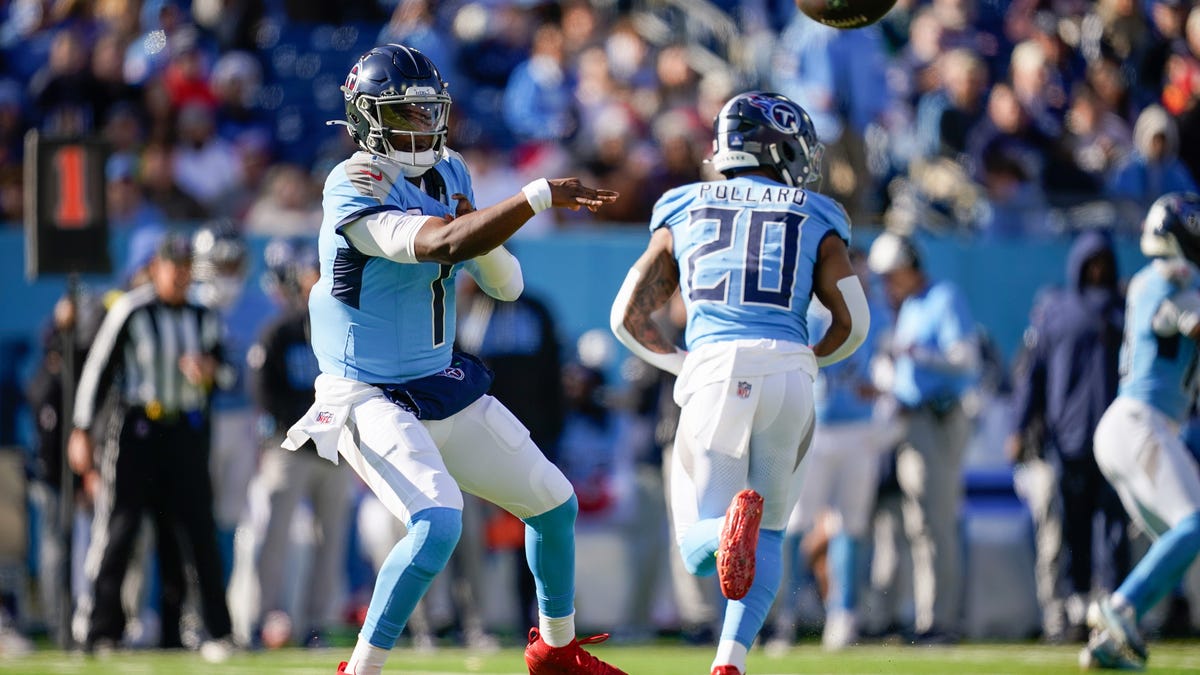 Who was the Tennessee Titans highest graded player in Week 16 win?