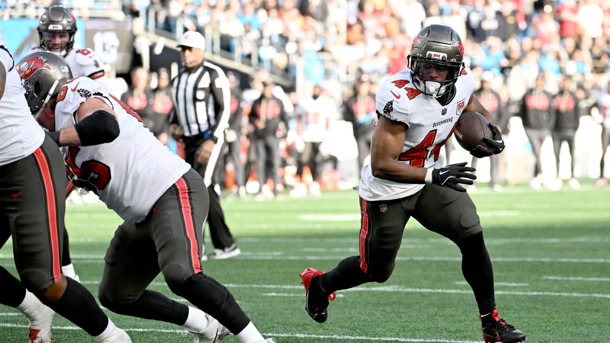 Bucs vs. Dolphins Week 17 Half PPR Fantasy breakdown