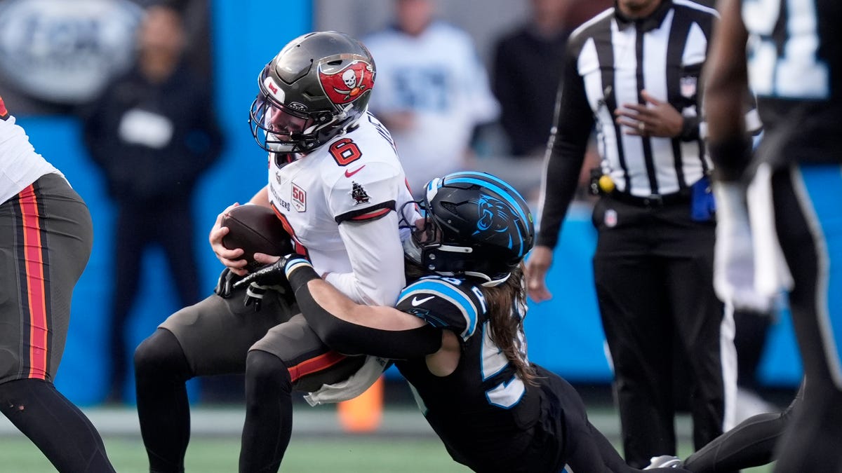 PFF Grades from the Bucs' Week 16 loss to the Carolina Panthers