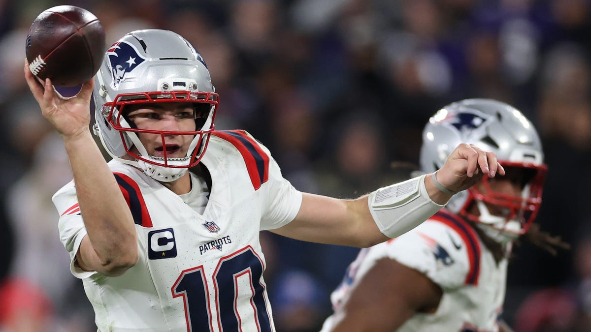 Patriots, Bears, 49ers clinch spots