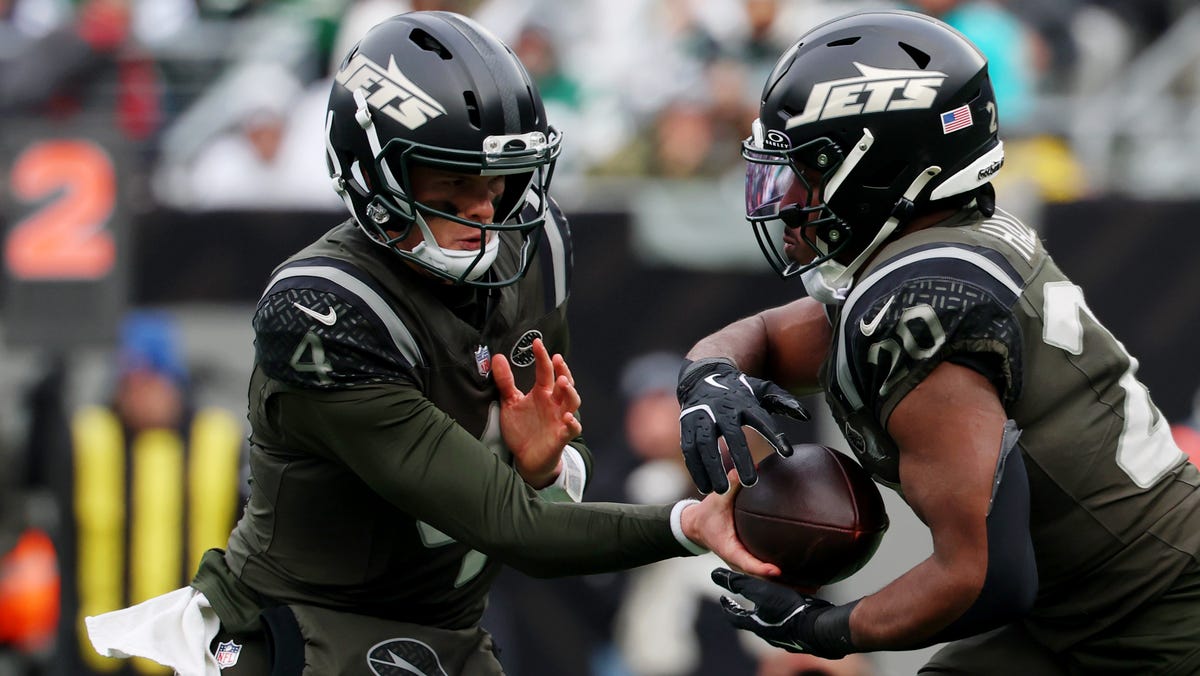 NY Jets vs. Patriots predictions. Expert picks for NFL Week 17 game