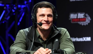 Panthers great Luke Kuechly perfectly predicts pick-6 on live MNF broadcast