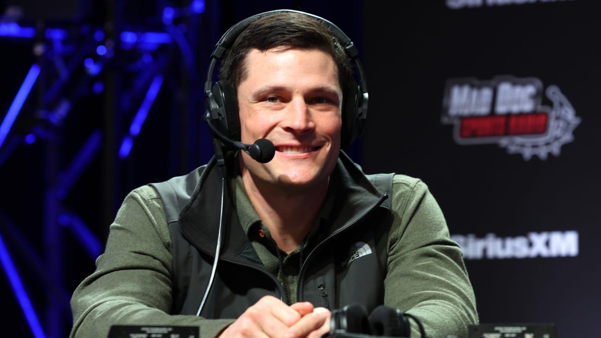 Panthers great Luke Kuechly perfectly predicts pick-6 on live MNF broadcast