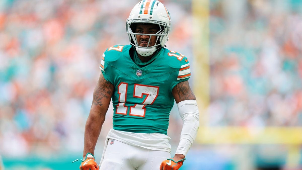 Jaylen Waddle injury update, status vs. Buccaneers in Week 17