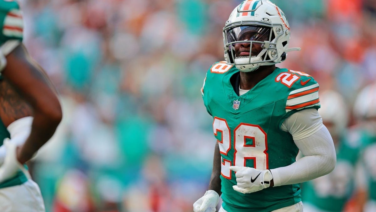 Get tickets to see De'Von Achane vs. the Buccaneers