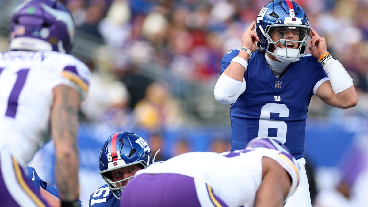 Jaxson Dart player props odds, tips and betting trends for Week 17