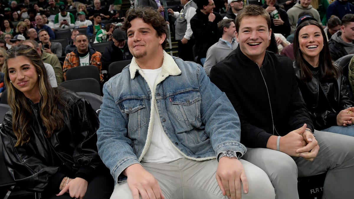 Mike Vrabel's response to Patriots OT Will Campbell's viral moment