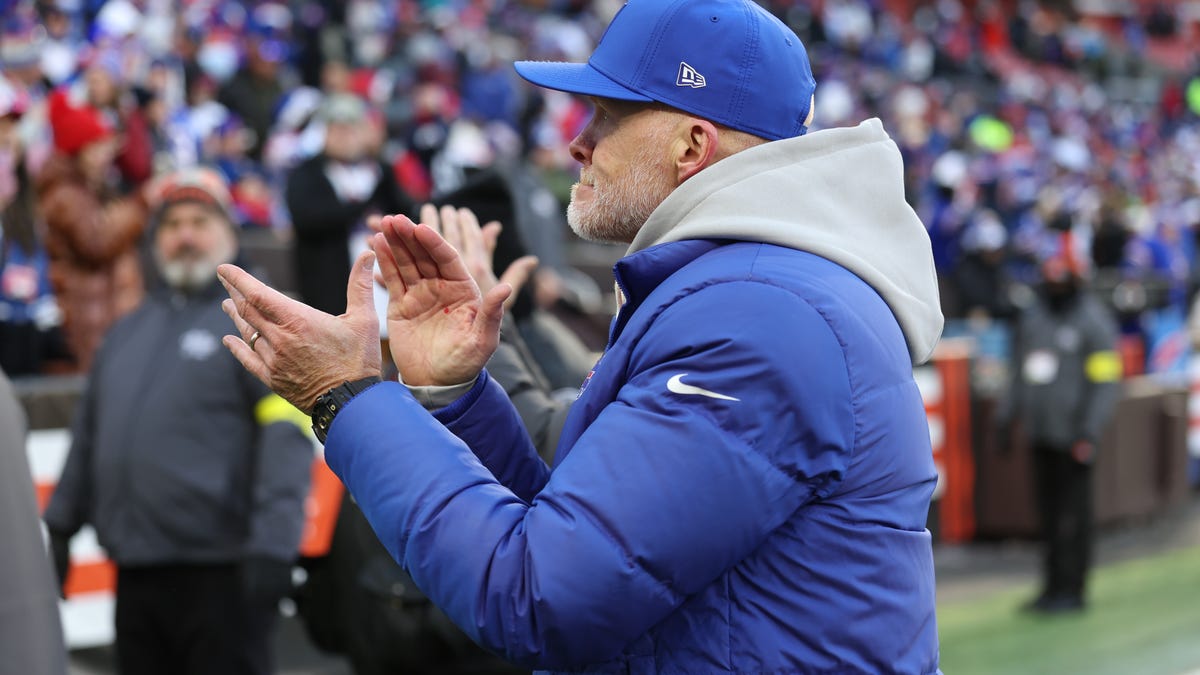 Where do the Buffalo Bills rank ahead of Week 17?