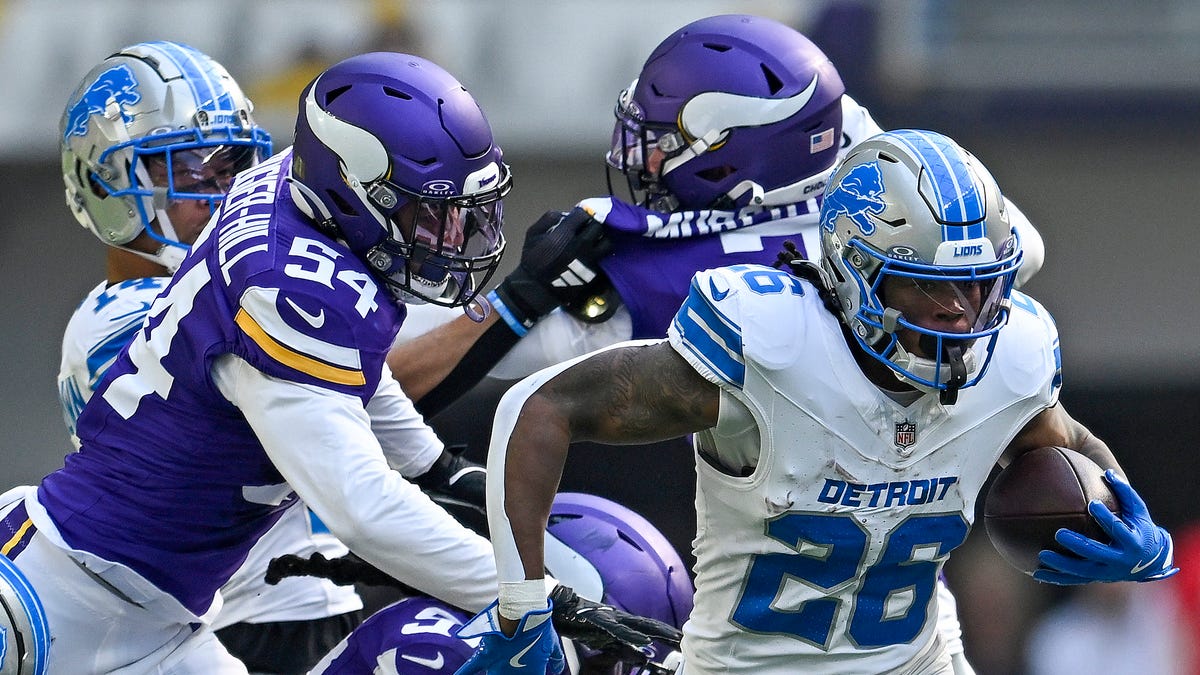 Lions try to survive, Broncos seek clinch