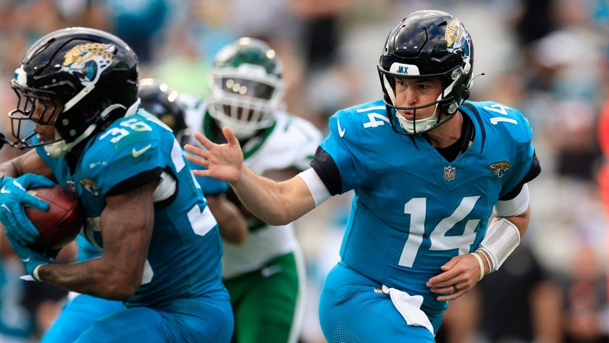 LeQuint Allen player props odds, tips and betting trends for Week 17