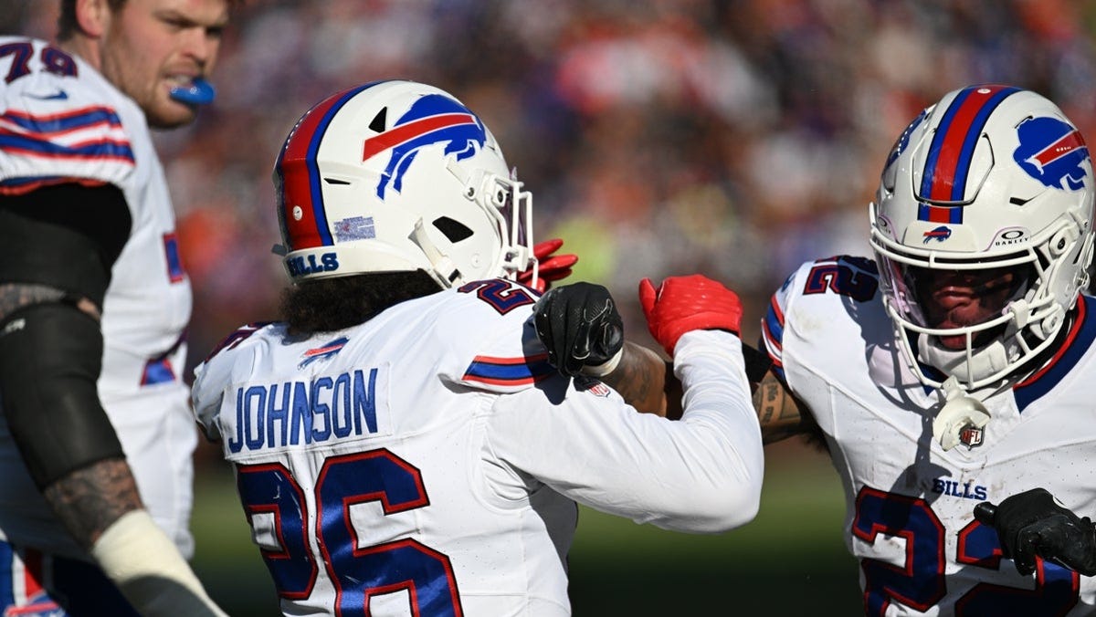 Ty Johnson player props odds, tips and betting trends for Week 17